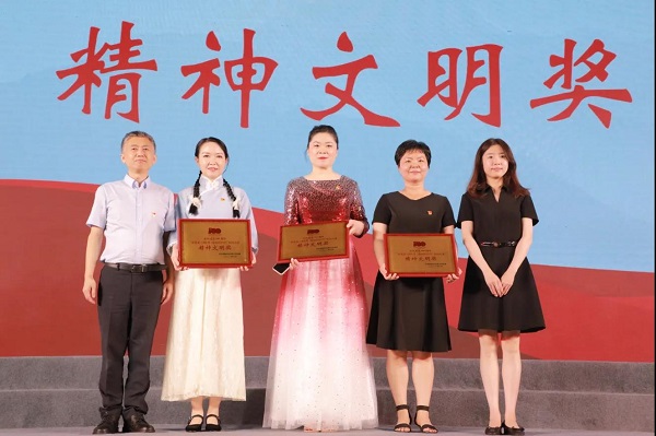 bevictor伟德官网党委举行庆祝建党100周年 “学党史 颂党恩 唱响新时代” 歌咏角逐 -  bevictor伟德官网