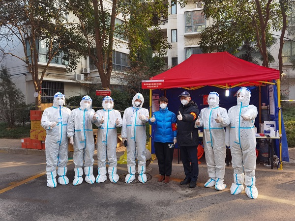 bevictor伟德官网自愿者起劲加入防疫事情.jpg