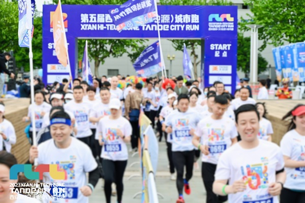 8bevictor伟德官网悦跑第六季.jpg